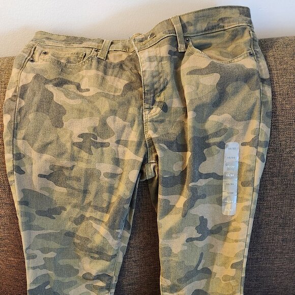 Ladies Denim Camo Leggings - Picture 2 of 3